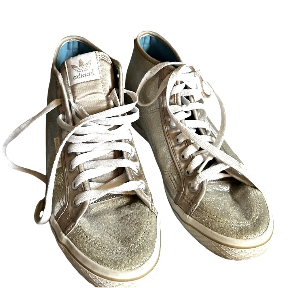 Adidas Honey Heel Mid Top Sneakers size 9.5- Silver Metallic Hidden Wedge